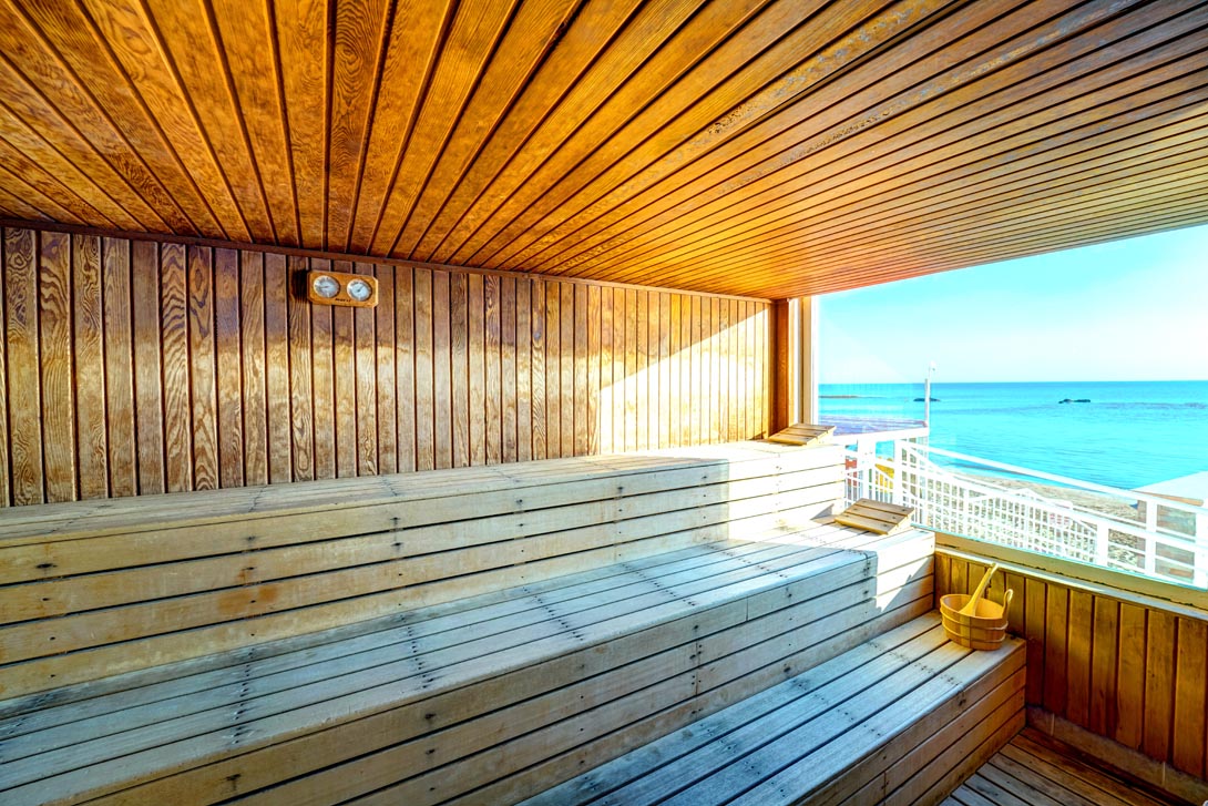 cheap resort hotels to Spend holiday with family