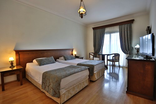 cheap resort hotels to Spend holiday with family