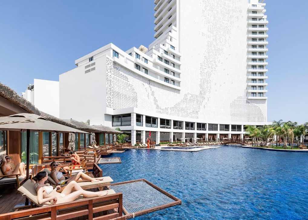 cheap resort hotels to Spend holiday with family