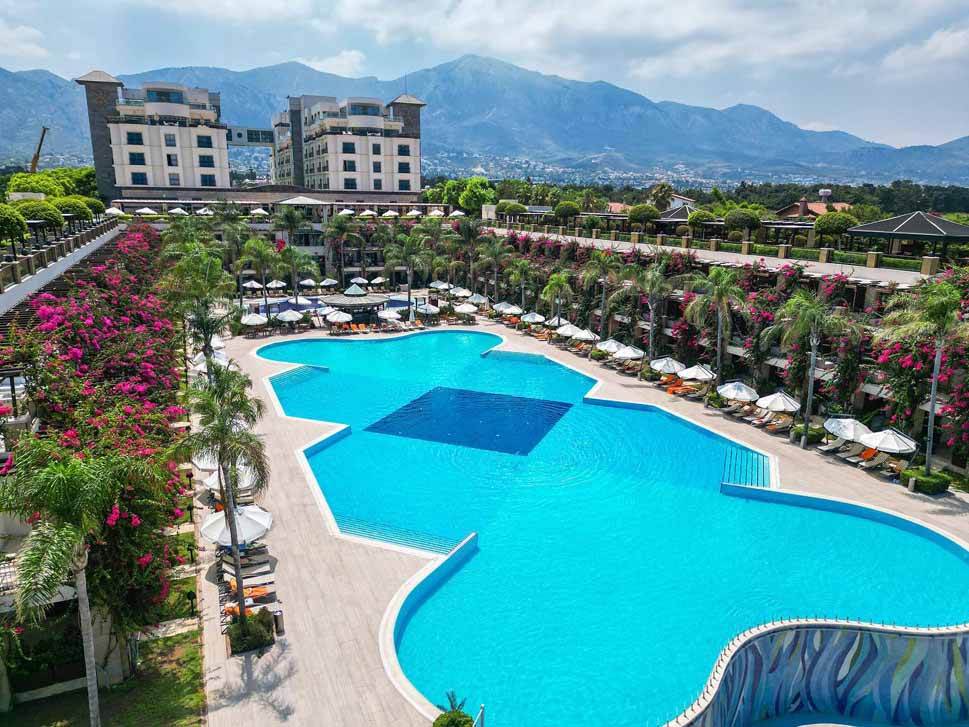 cheap resort hotels to Spend holiday with family