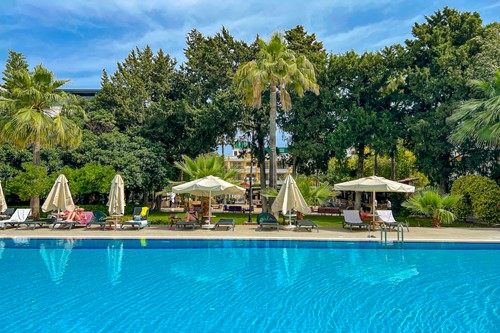 cheap resort hotels to Spend holiday with family