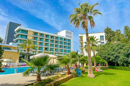 cheap resort hotels to Spend holiday with family