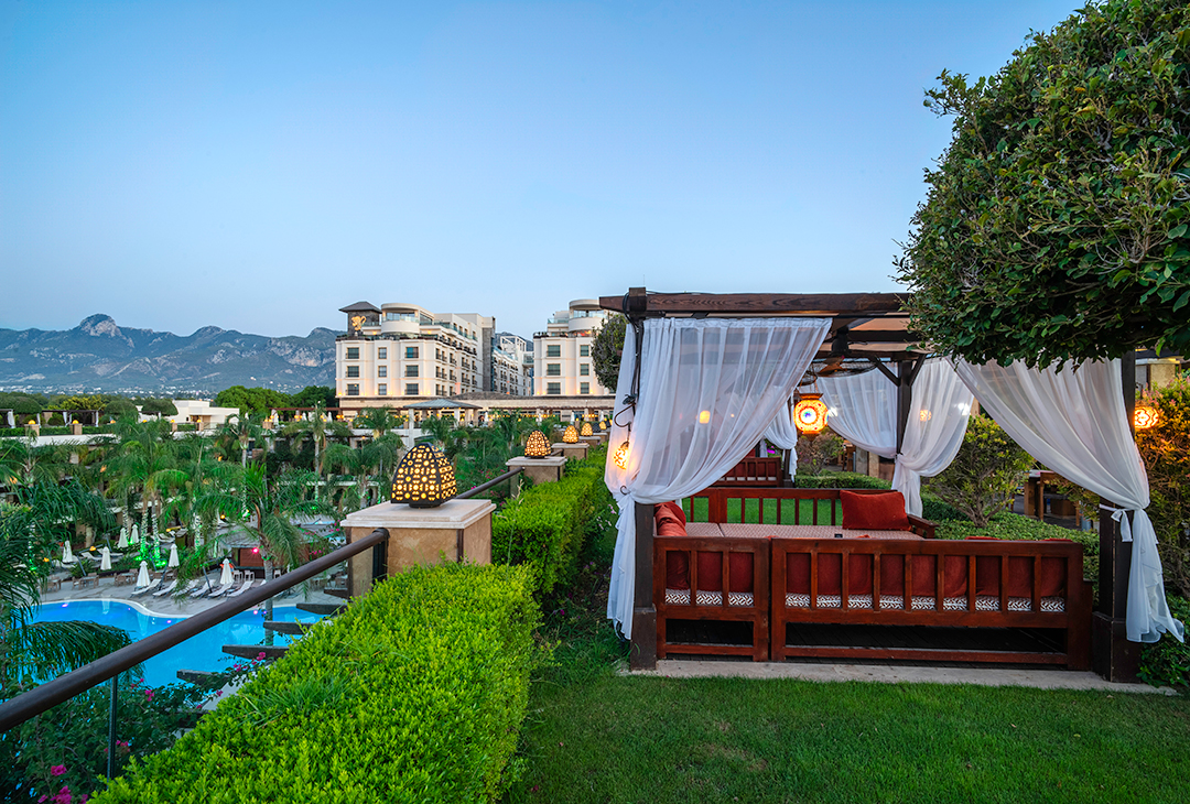 cheap resort hotels to Spend holiday with family