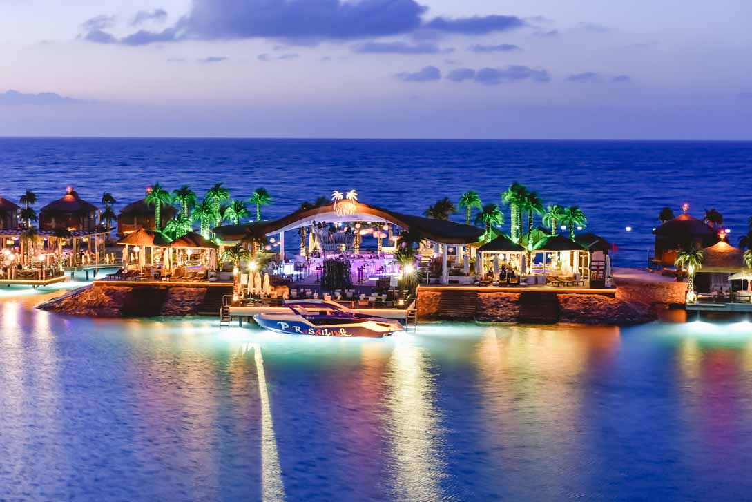 cheap resort hotels to Spend holiday with family