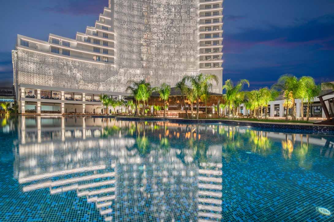 cheap resort hotels to Spend holiday with family