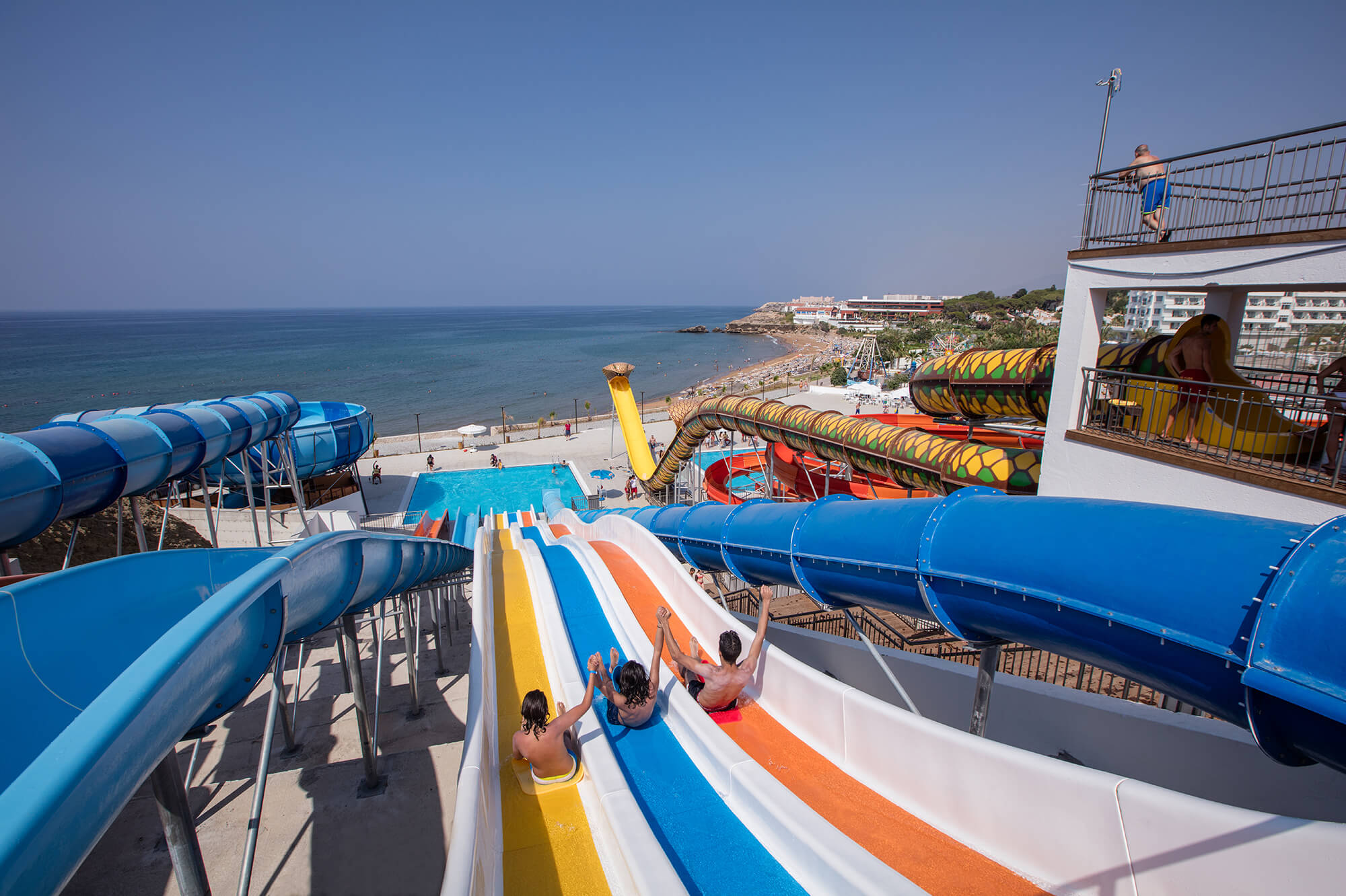 cheap resort hotels to Spend holiday with family