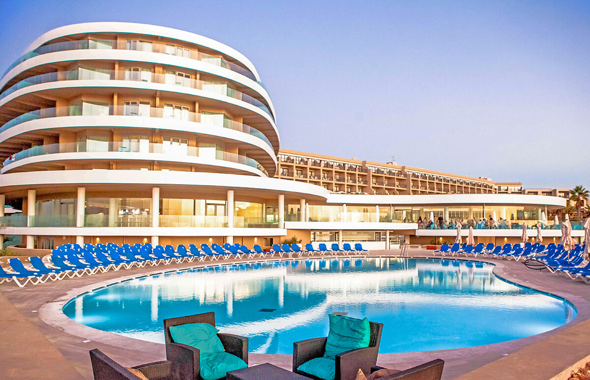 cheap resort hotels to Spend holiday with family