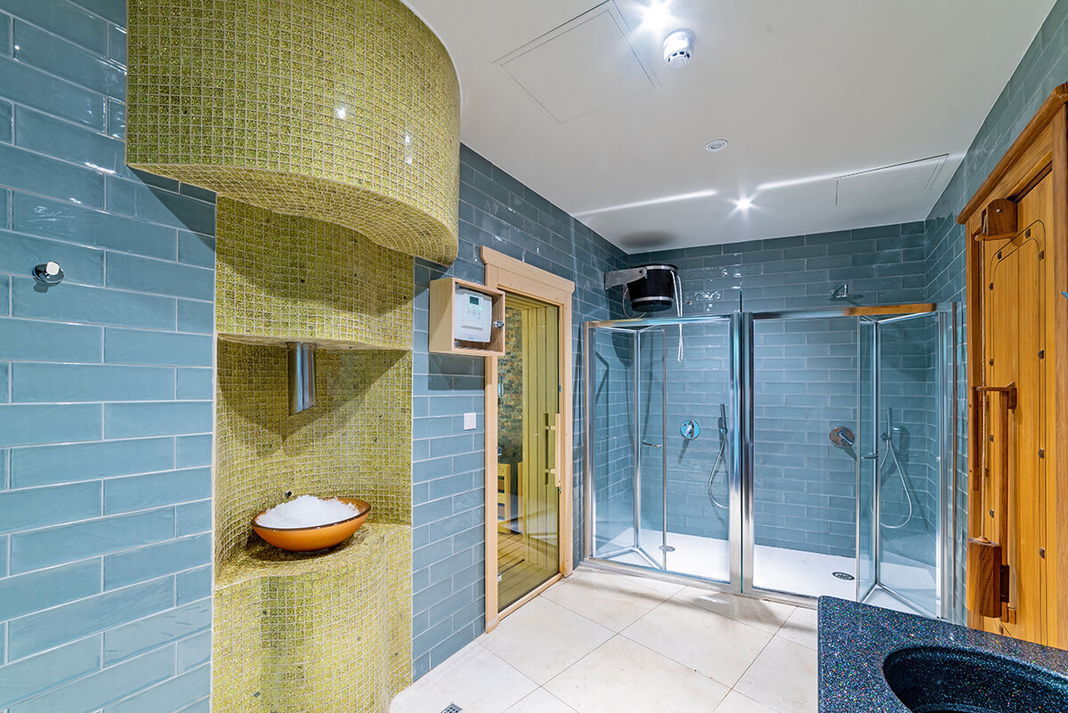 cheap resort hotels to Spend holiday with family