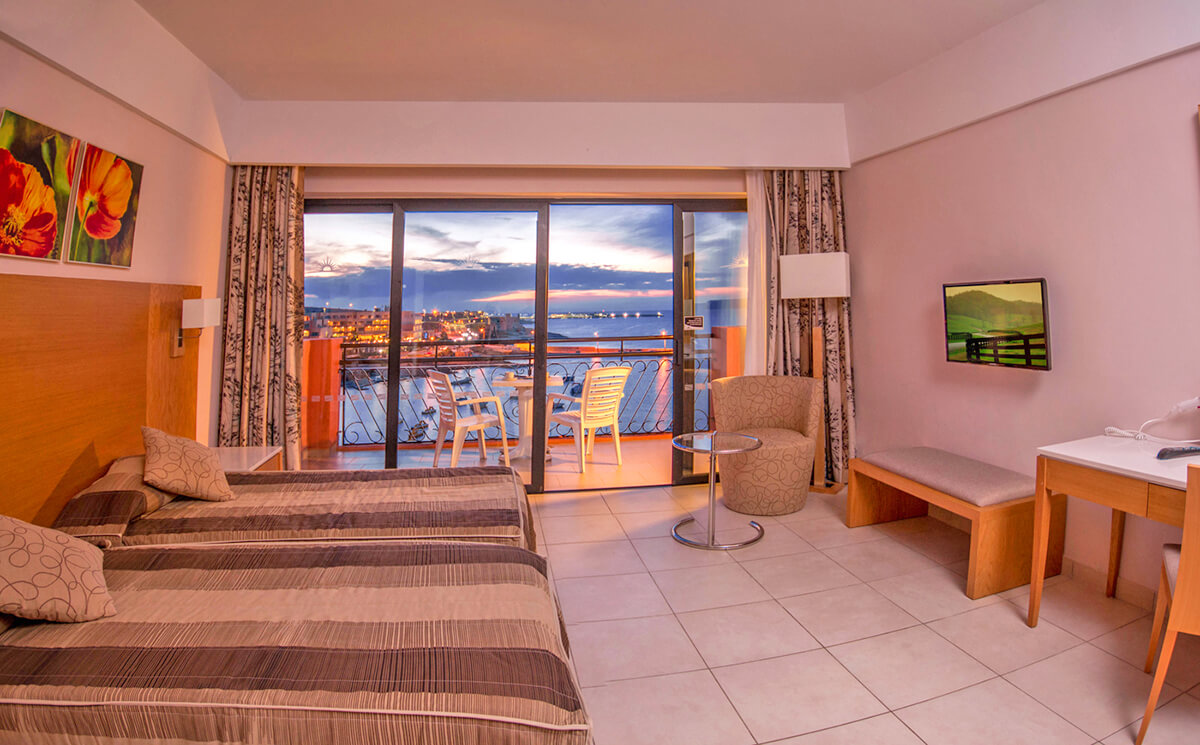 cheap resort hotels to Spend holiday with family