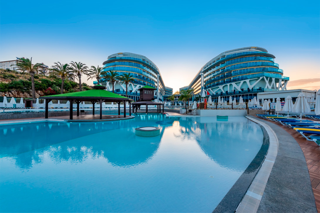 cheap resort hotels to Spend holiday with family