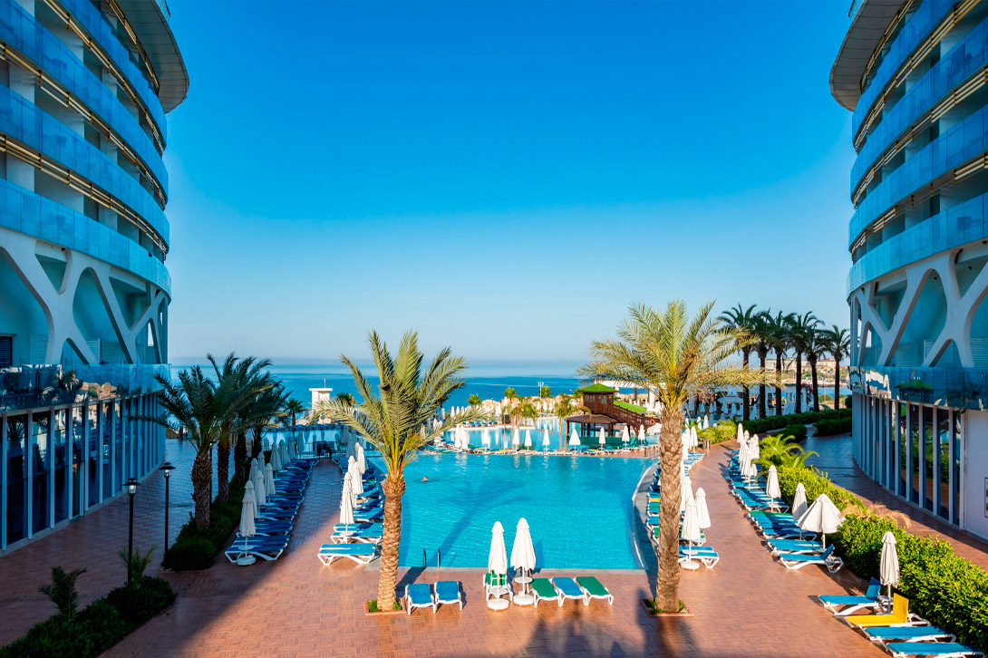 cheap resort hotels to Spend holiday with family