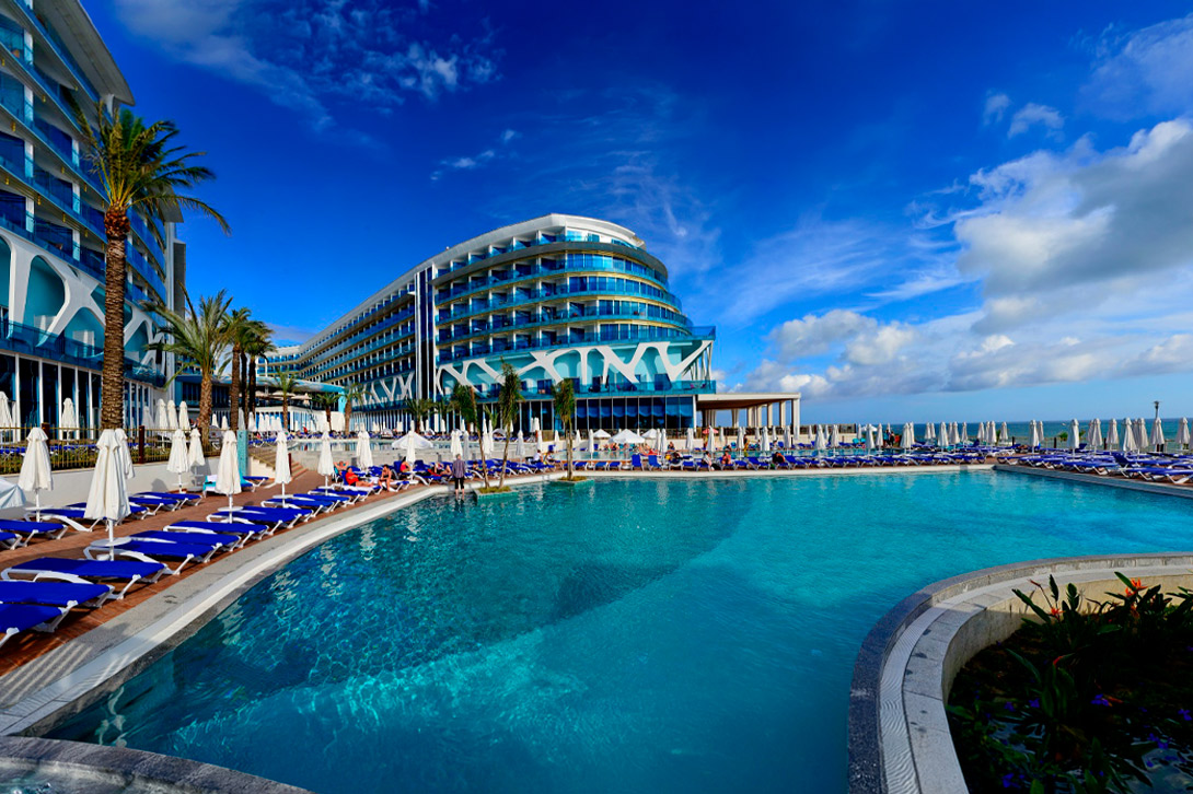 cheap resort hotels to Spend holiday with family