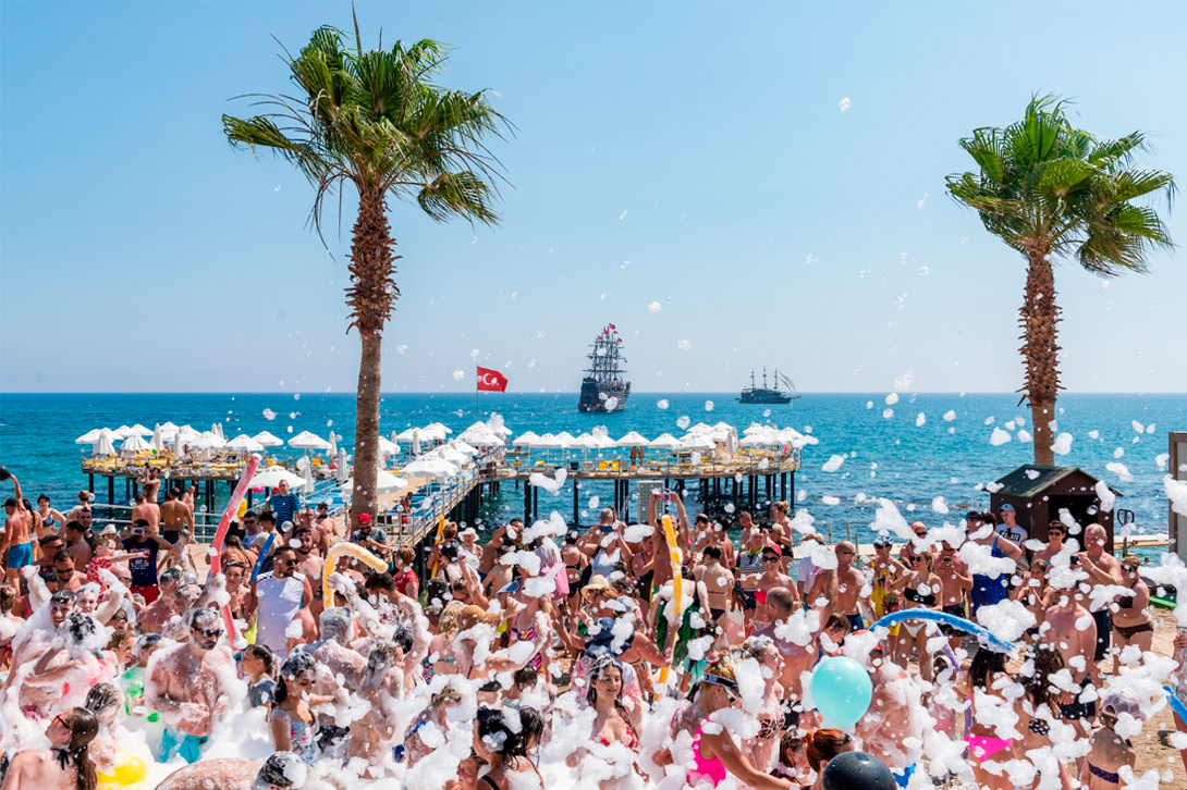 cheap resort hotels to Spend holiday with family