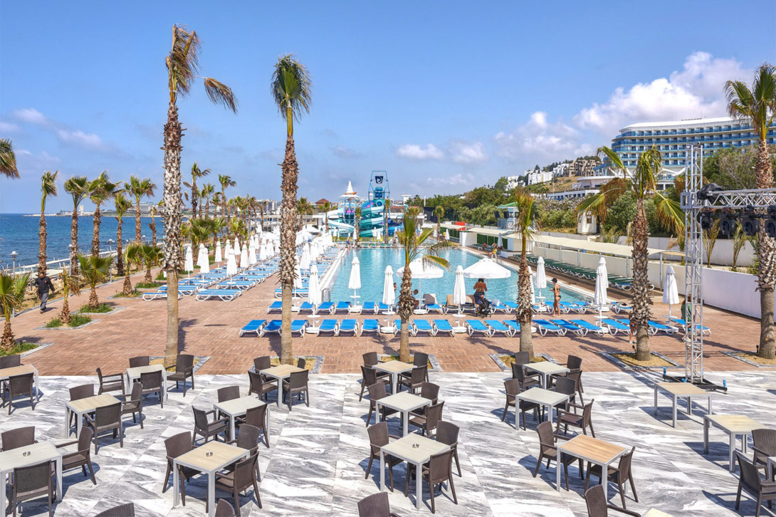 cheap resort hotels to Spend holiday with family