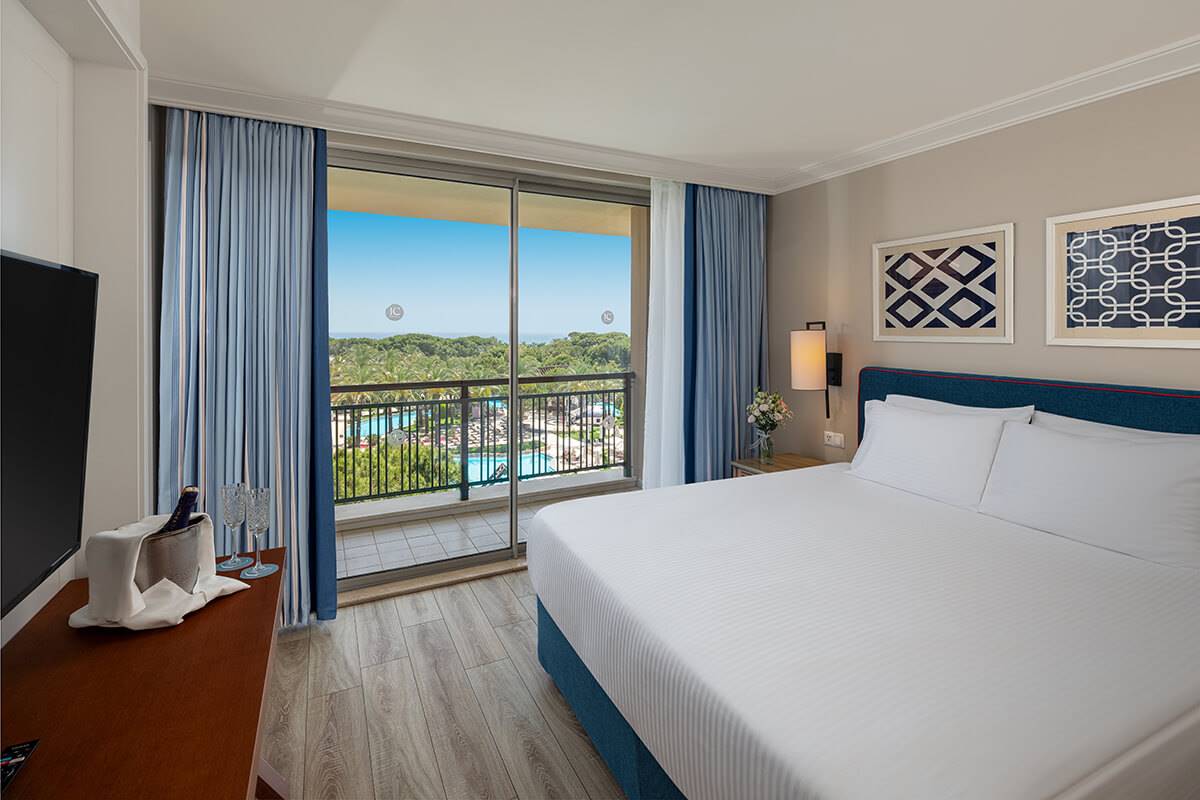 cheap resort hotels to Spend holiday with family