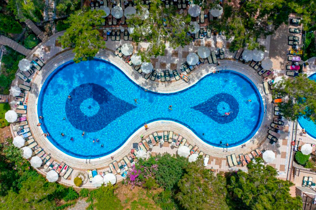 cheap resort hotels to Spend holiday with family