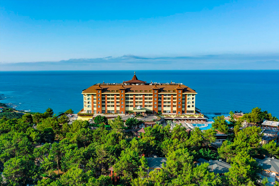 cheap resort hotels to Spend holiday with family