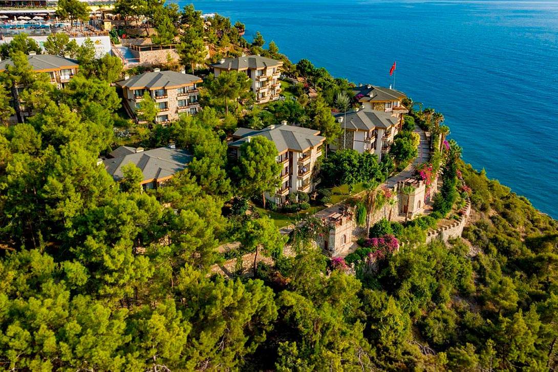 cheap resort hotels to Spend holiday with family