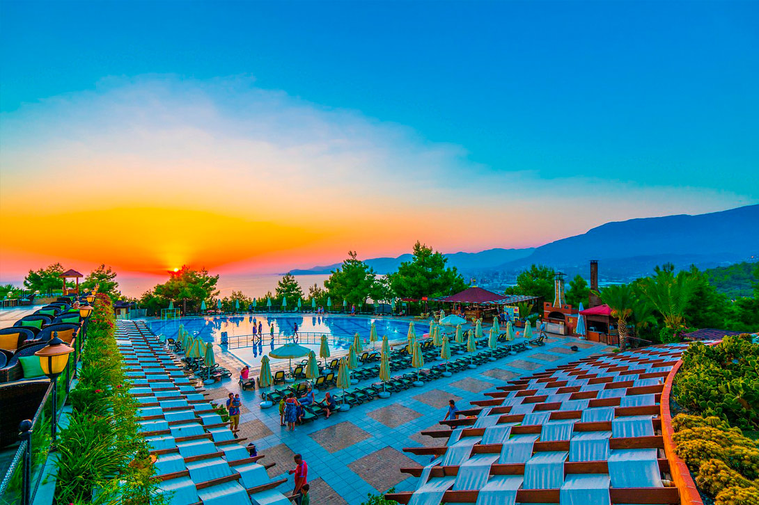 cheap resort hotels to Spend holiday with family