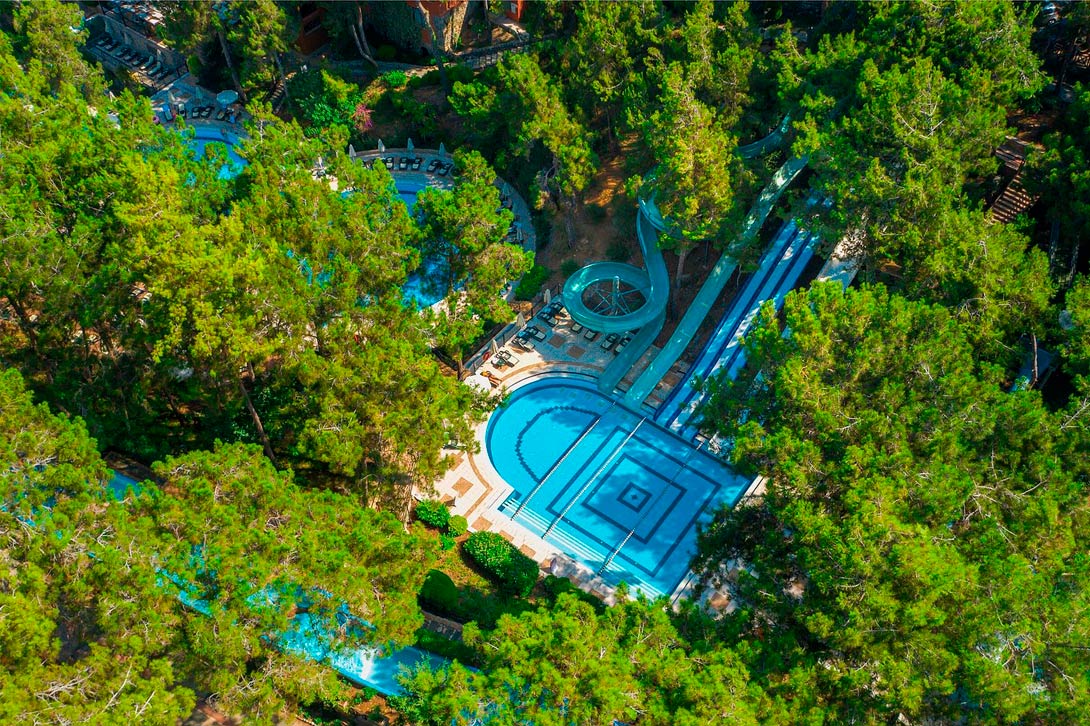 cheap resort hotels to Spend holiday with family