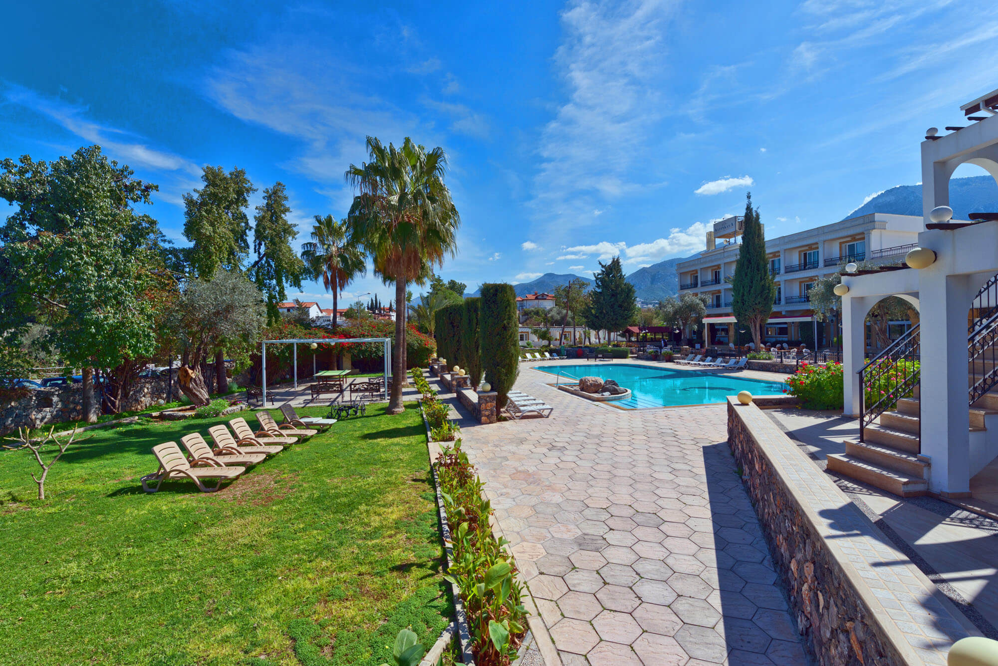 cheap resort hotels to Spend holiday with family