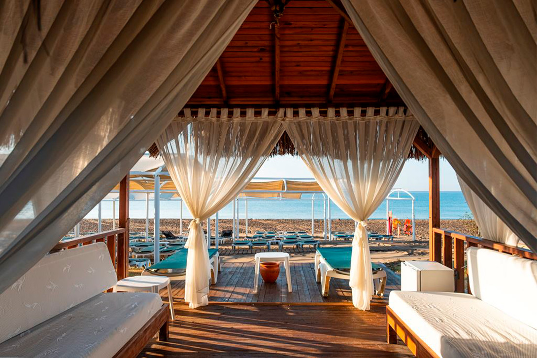 cheap resort hotels to Spend holiday with family