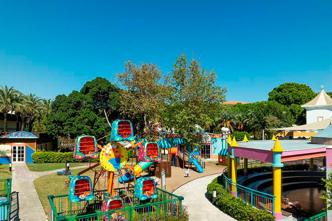 cheap resort hotels to Spend holiday with family