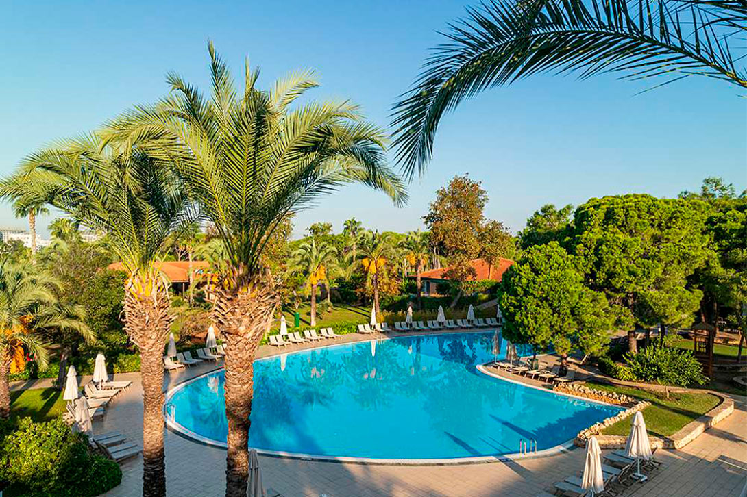 cheap resort hotels to Spend holiday with family