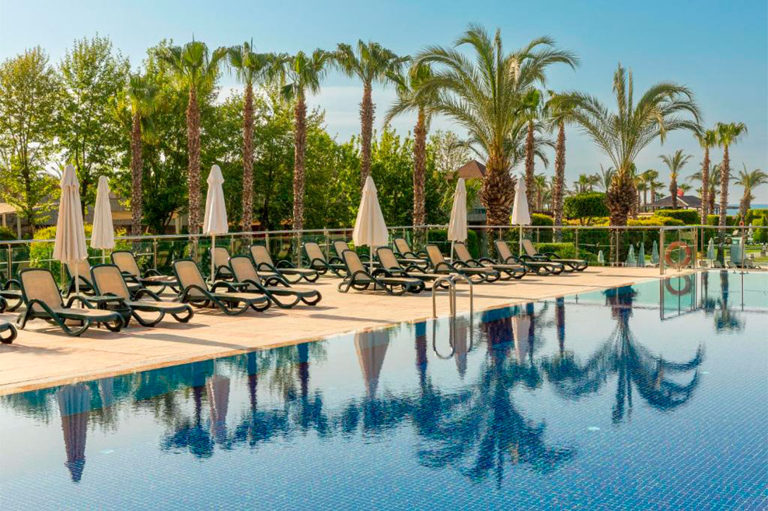 cheap resort hotels to Spend holiday with family