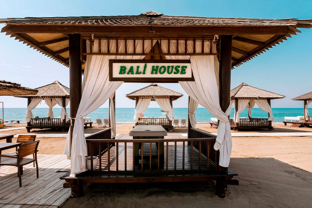 cheap resort hotels to Spend holiday with family