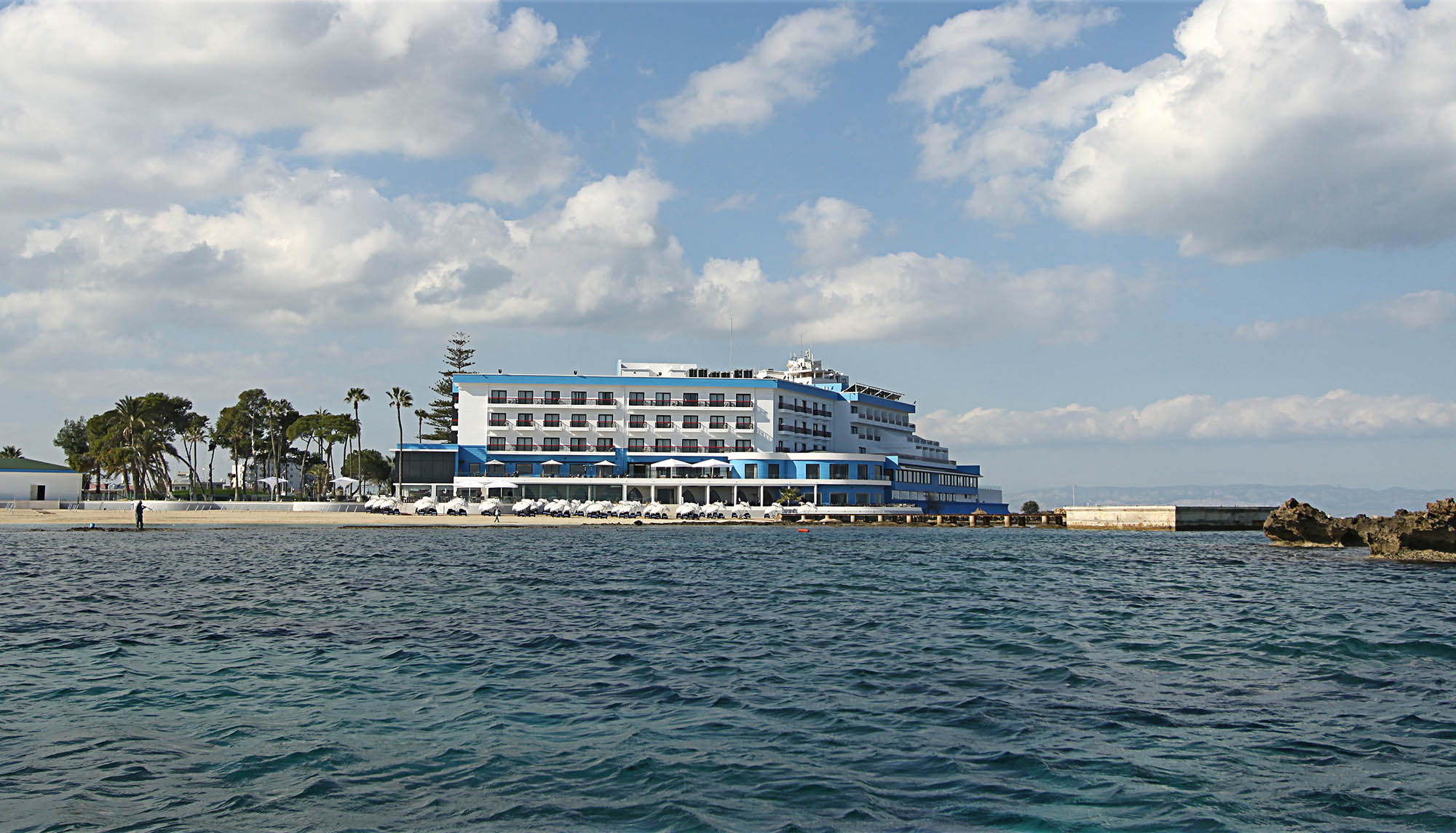 cheap resort hotels to Spend holiday with family