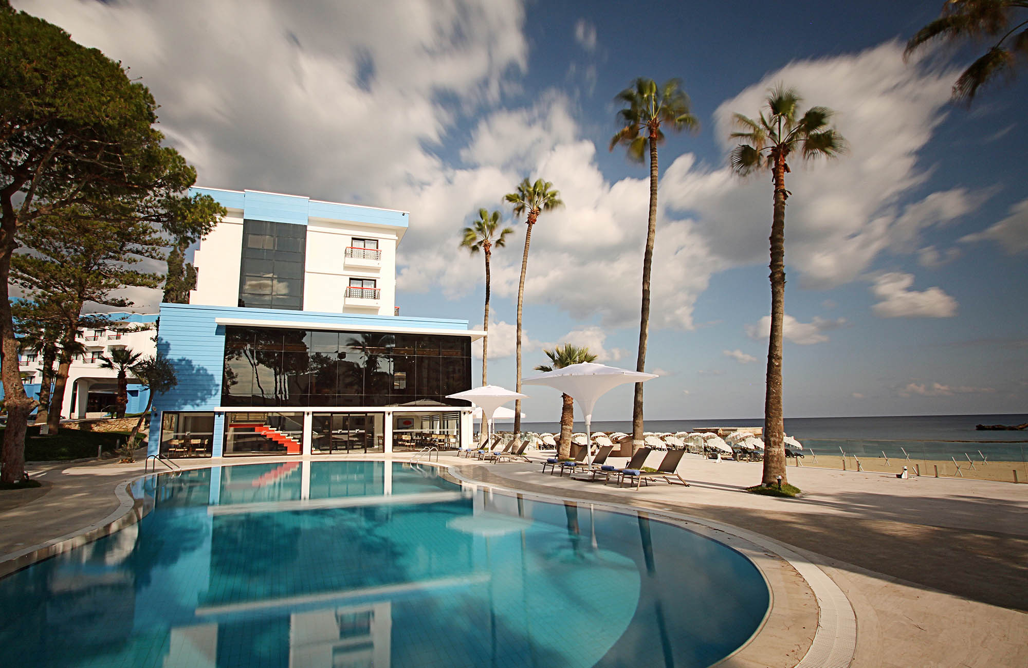 cheap resort hotels to Spend holiday with family