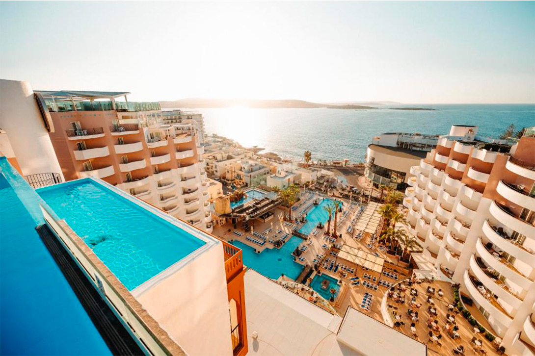 cheap resort hotels to Spend holiday with family