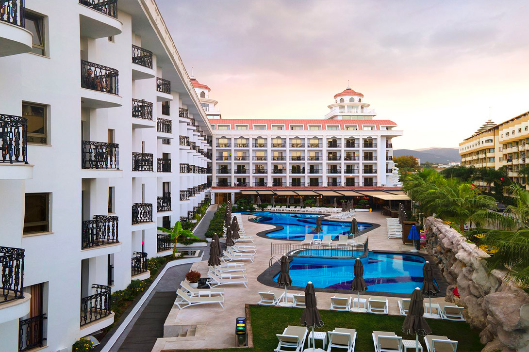 cheap resort hotels to Spend holiday with family