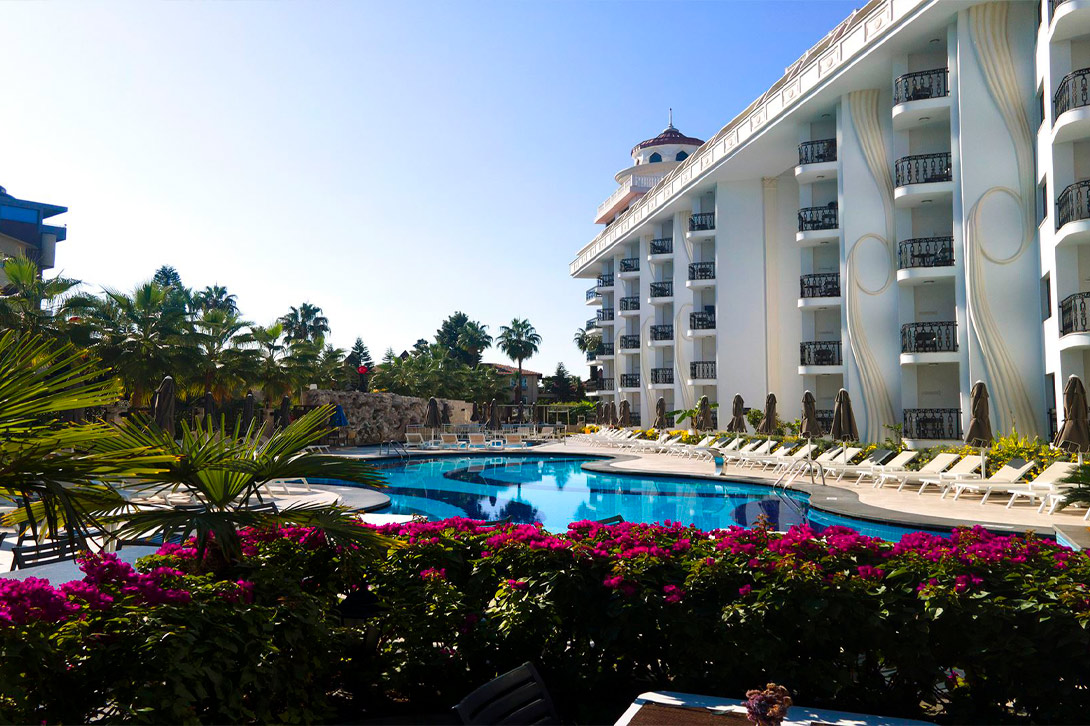 cheap resort hotels to Spend holiday with family