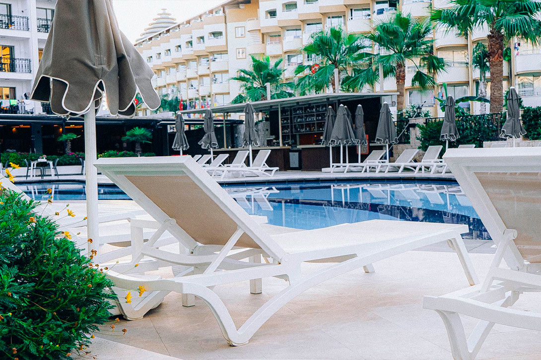 cheap resort hotels to Spend holiday with family