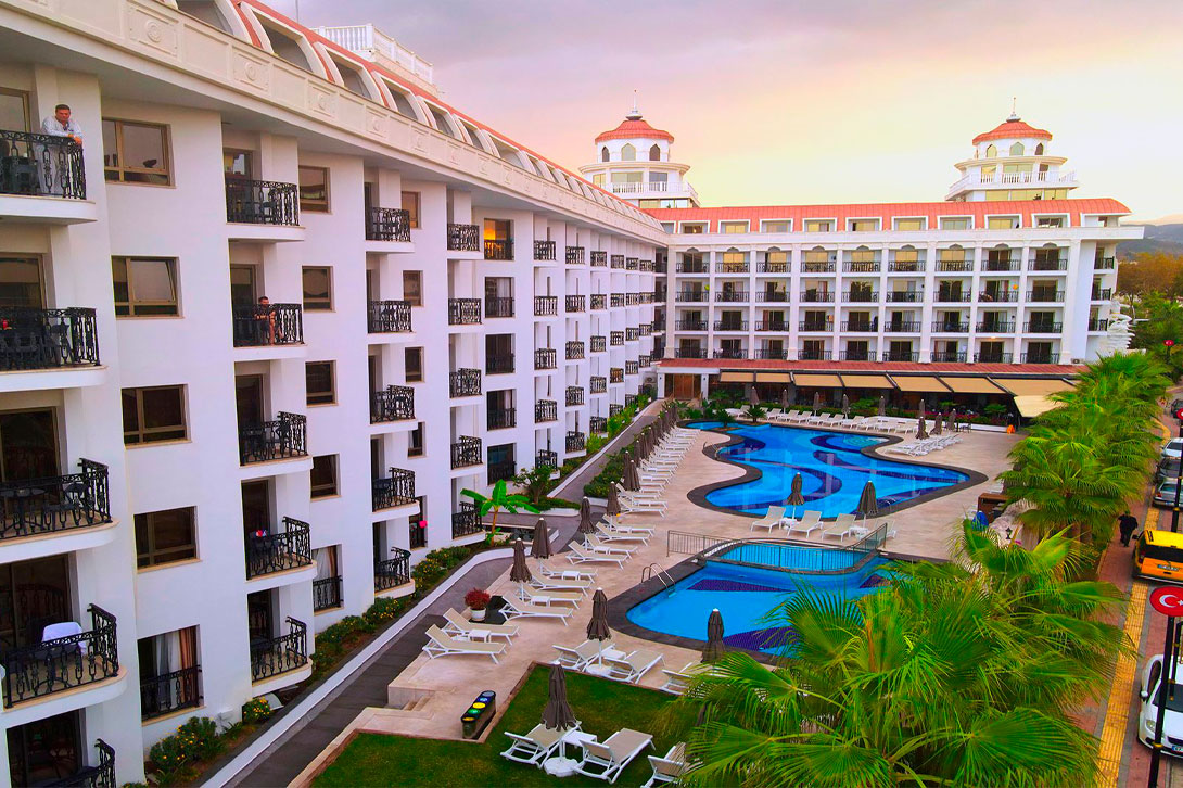 cheap resort hotels to Spend holiday with family