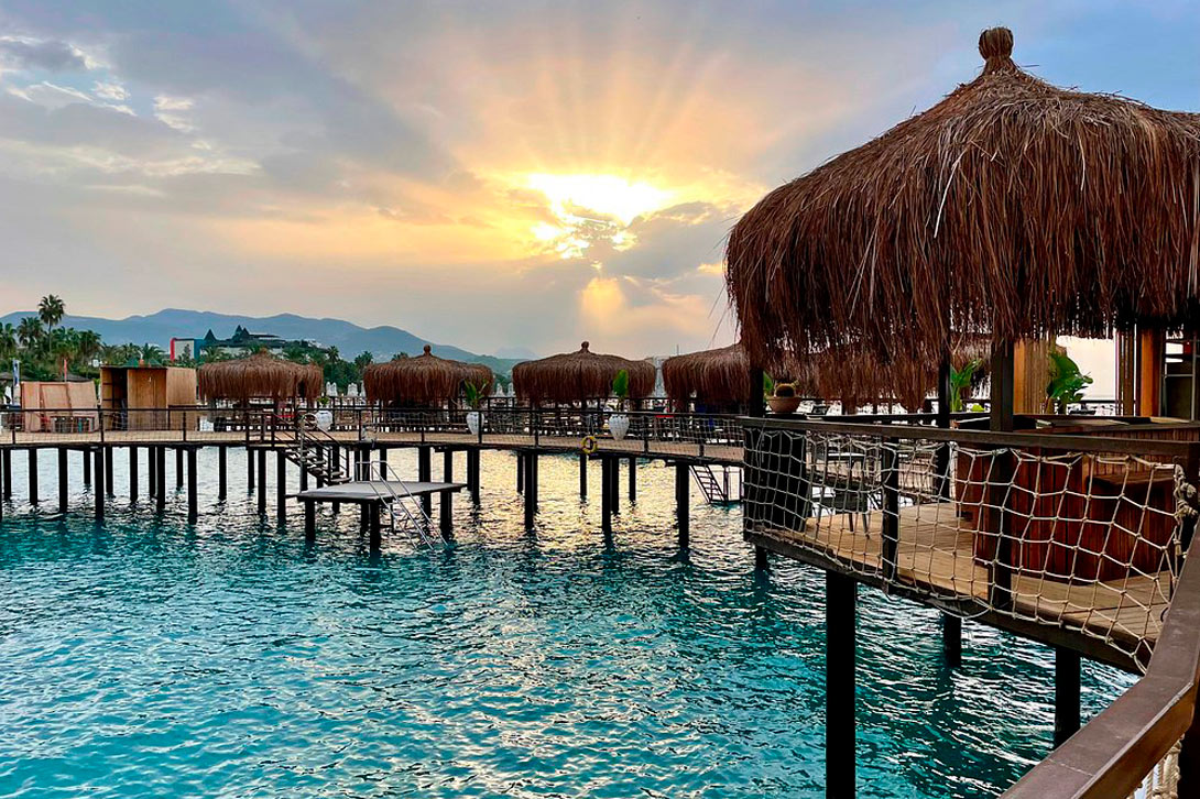 cheap resort hotels to Spend holiday with family