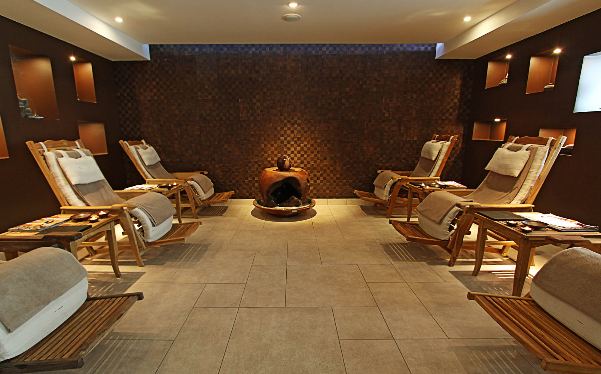 cheap resort hotels to Spend holiday with family