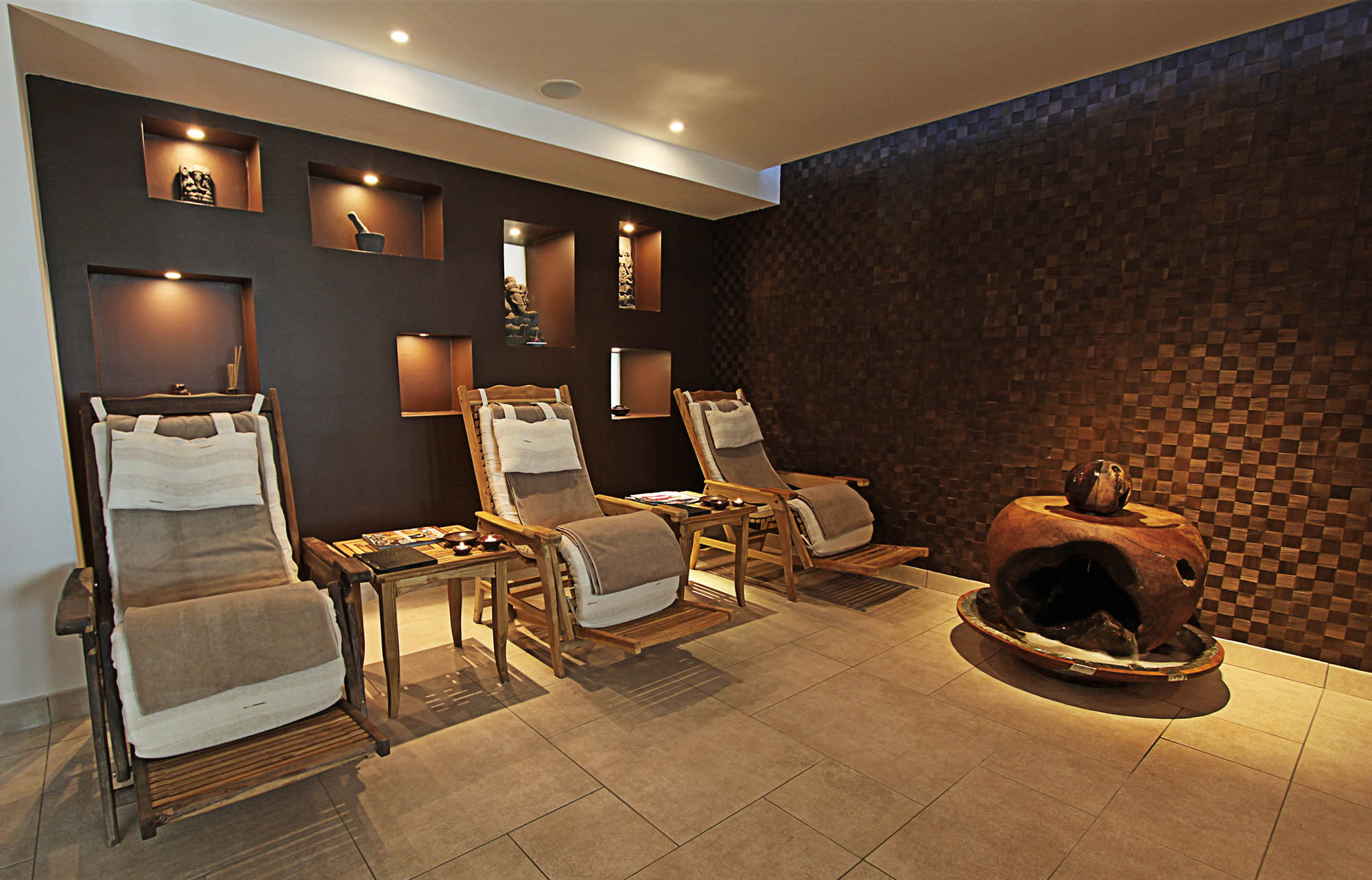 cheap resort hotels to Spend holiday with family