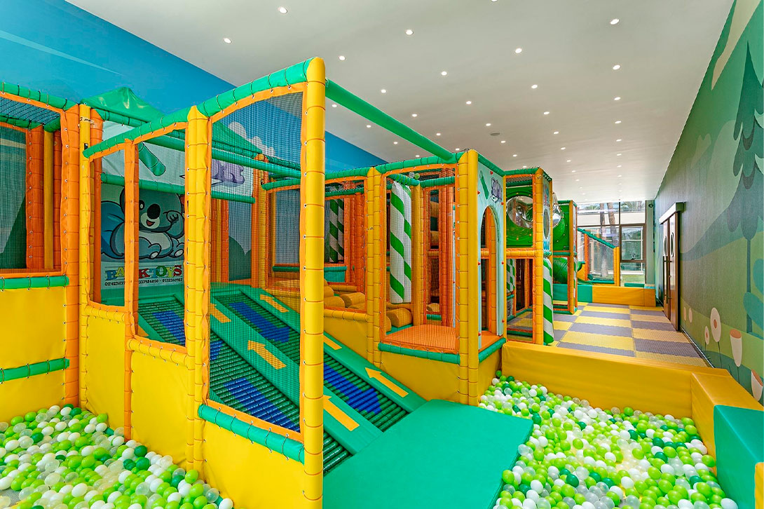 cheap resort hotels to Spend holiday with family