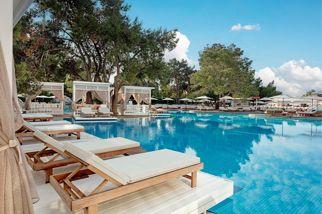 cheap resort hotels to Spend holiday with family