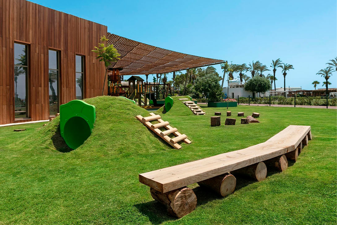 cheap resort hotels to Spend holiday with family