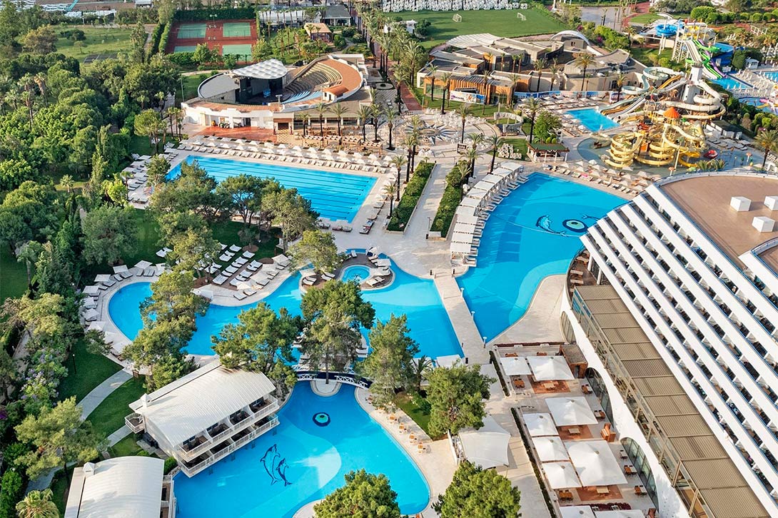 cheap resort hotels to Spend holiday with family