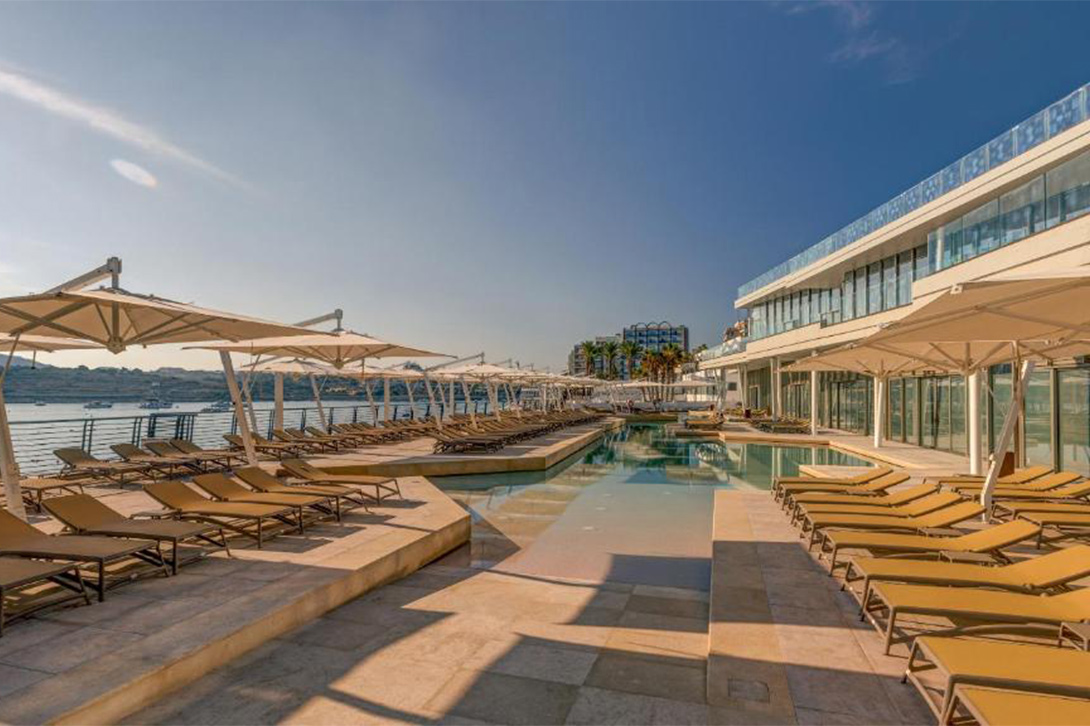 cheap resort hotels to Spend holiday with family
