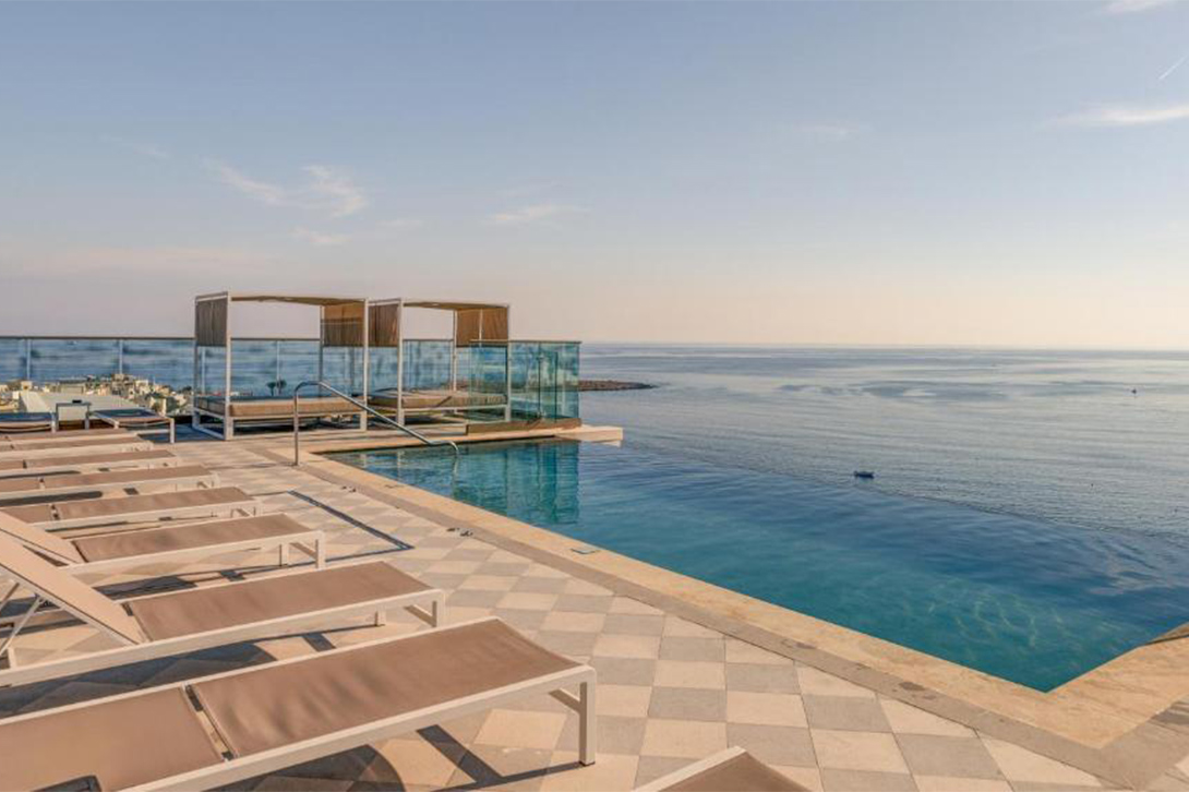 From Rooftop Views to Waterpark Thrills