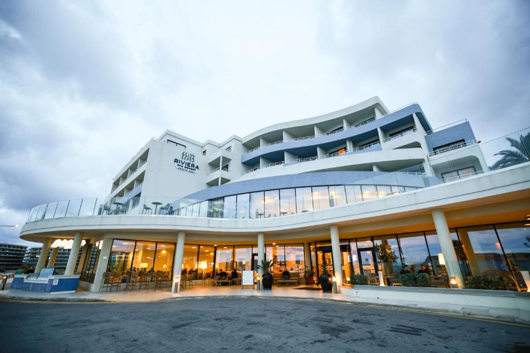 cheap resort hotels to Spend holiday with family
