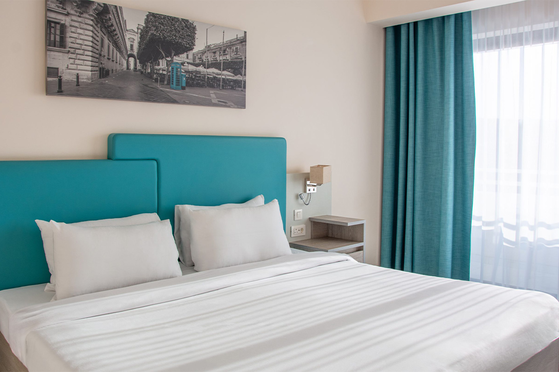 cheap resort hotels to Spend holiday with family
