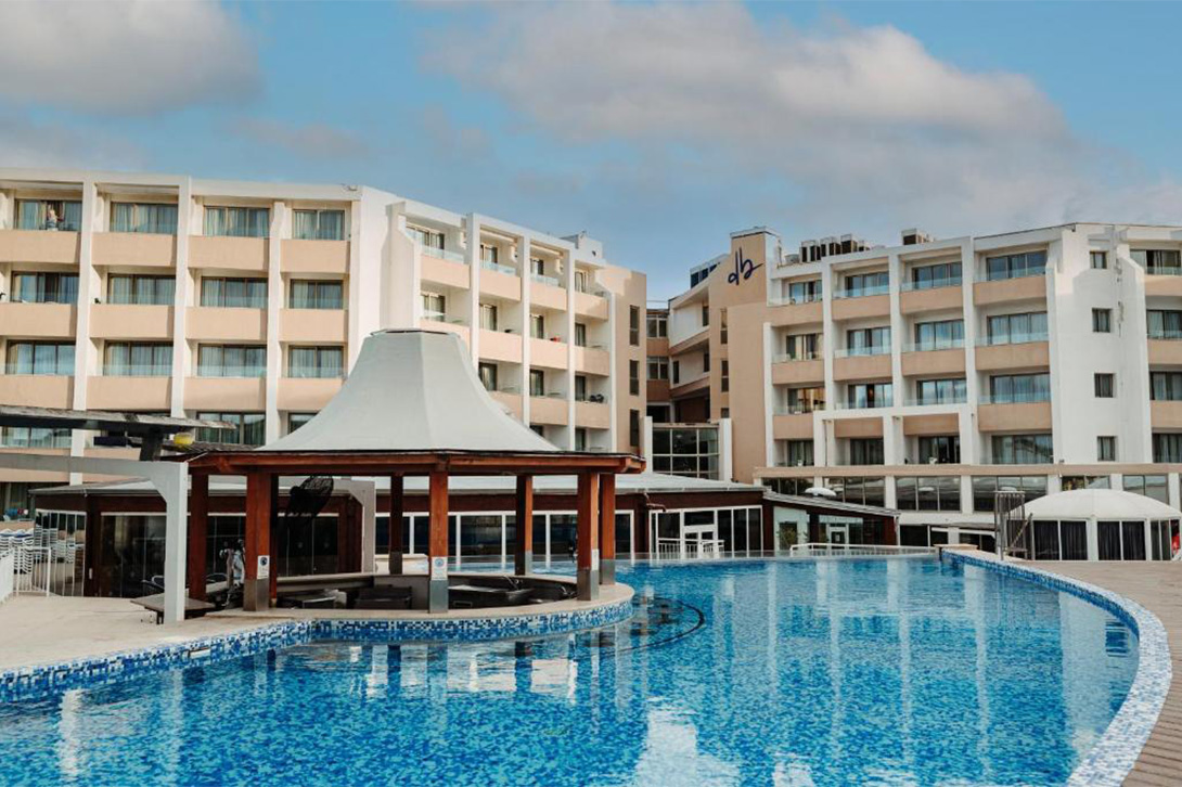 cheap resort hotels to Spend holiday with family