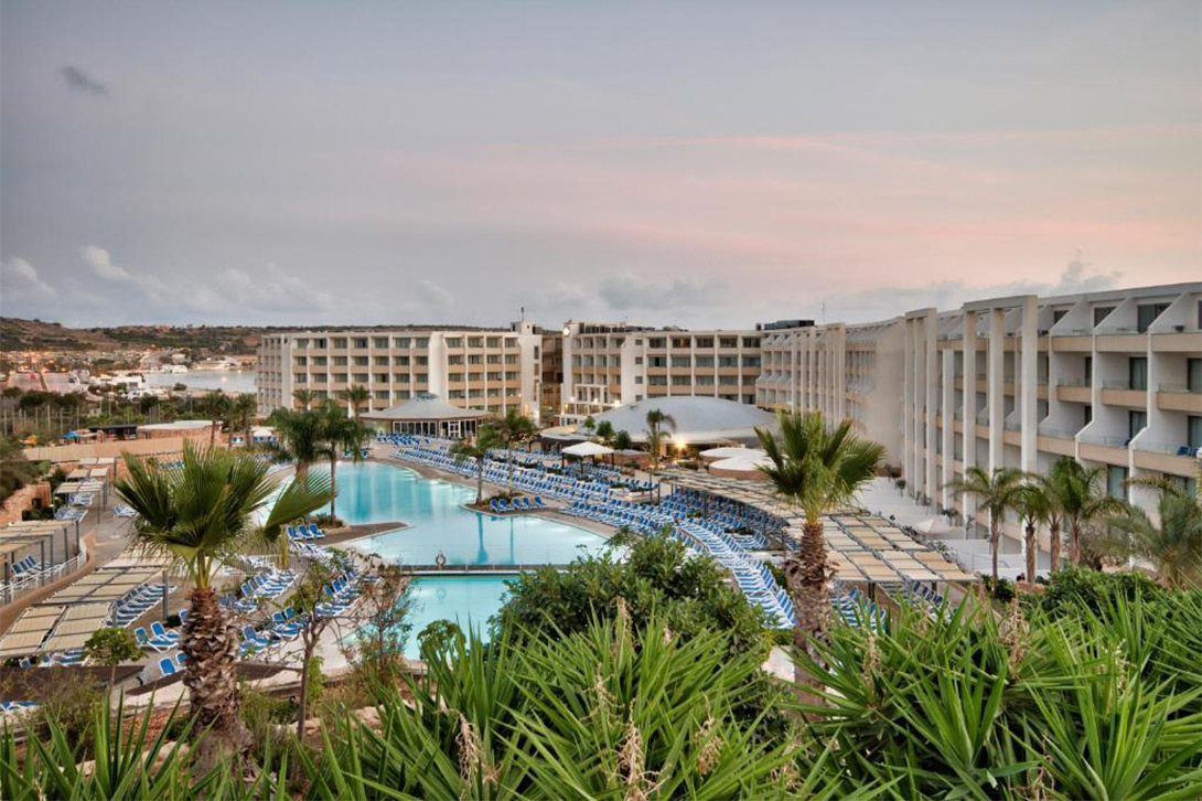 cheap resort hotels to Spend holiday with family